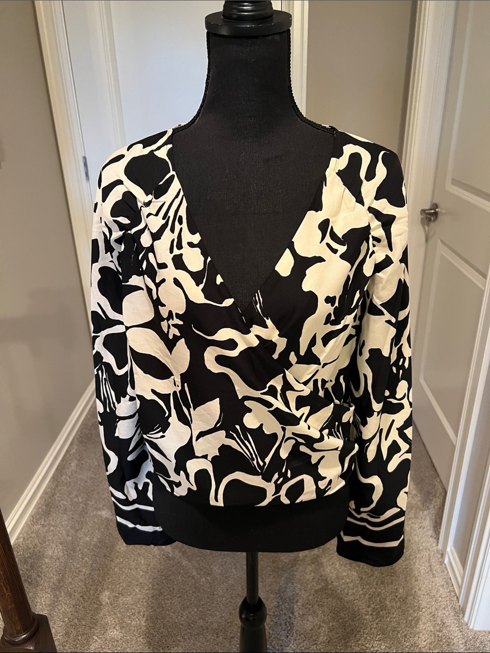 Black & White Wrap-Style Abstract Print Blouse - Picture 2 of 11
